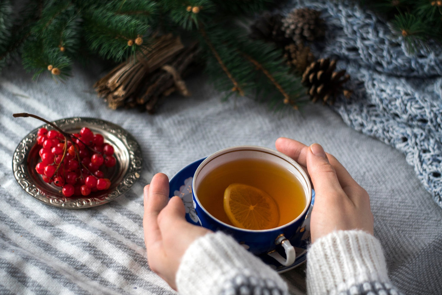 Three Traditional Teas For A Cozy Christmas Eve - Loose Leaf Tea Market